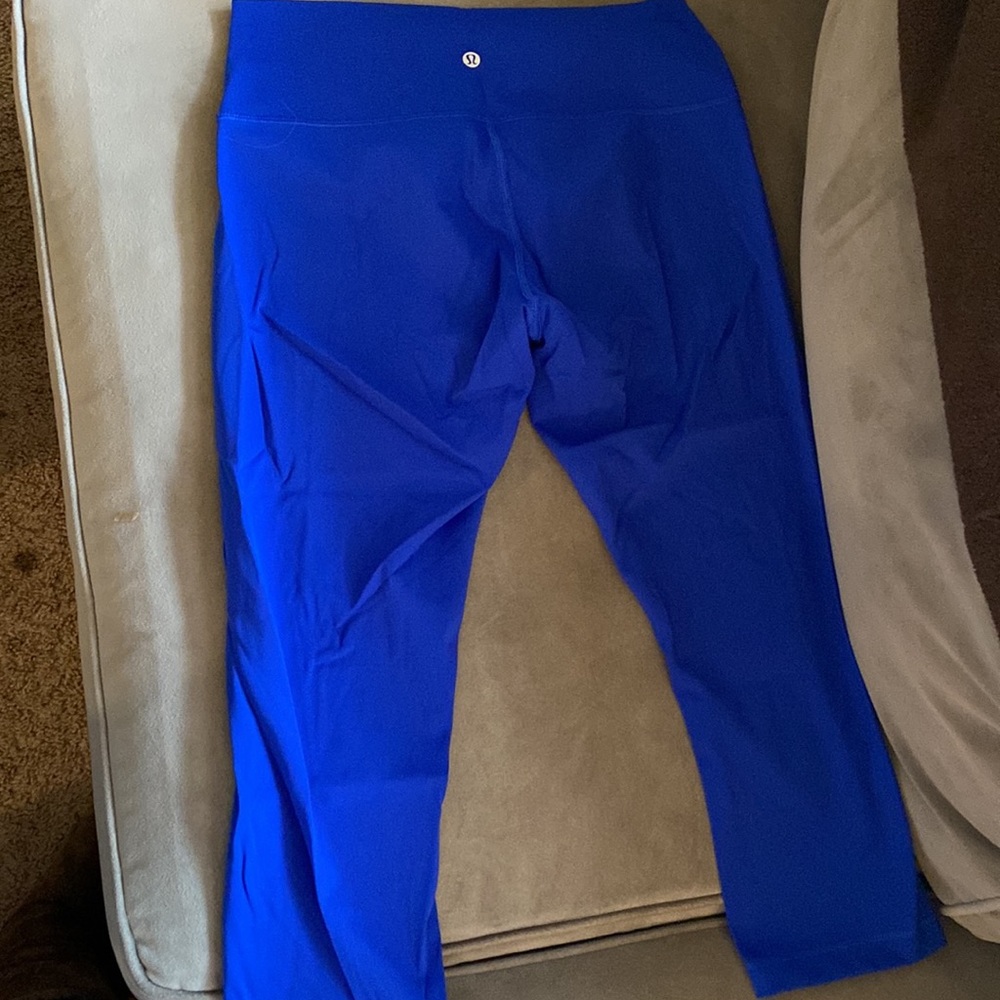 Lululemon WUNDER UNDER CROP (HI-RISE) FULL-ON LUXTREME 21" size 10 in Jet Stream
